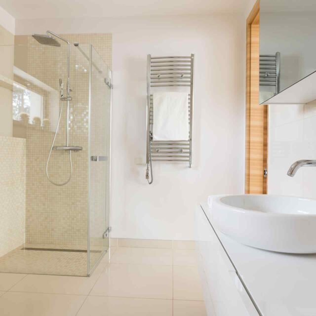 https://metro-plumbing.ca/wp-content/uploads/2018/10/gallery_projects_20-640x640.jpg