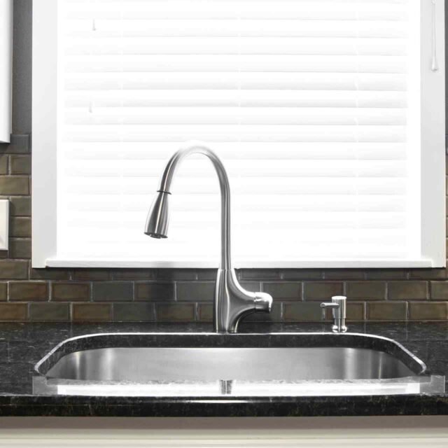 https://metro-plumbing.ca/wp-content/uploads/2018/10/gallery_projects_23-640x640.jpg